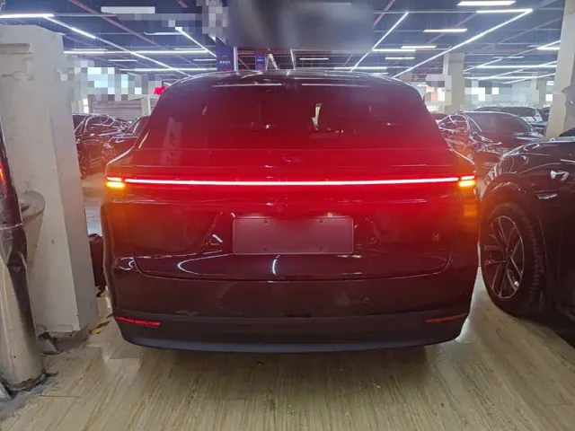 Li Auto i6 — Фото автомобиля 5