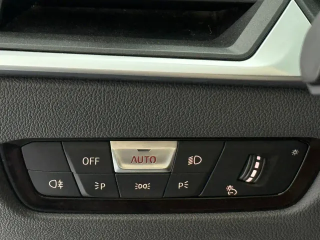 BMW 3 Series — Фото автомобиля 19