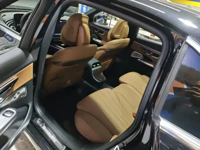 Mercedes-Benz E-Class — Фото автомобиля 7