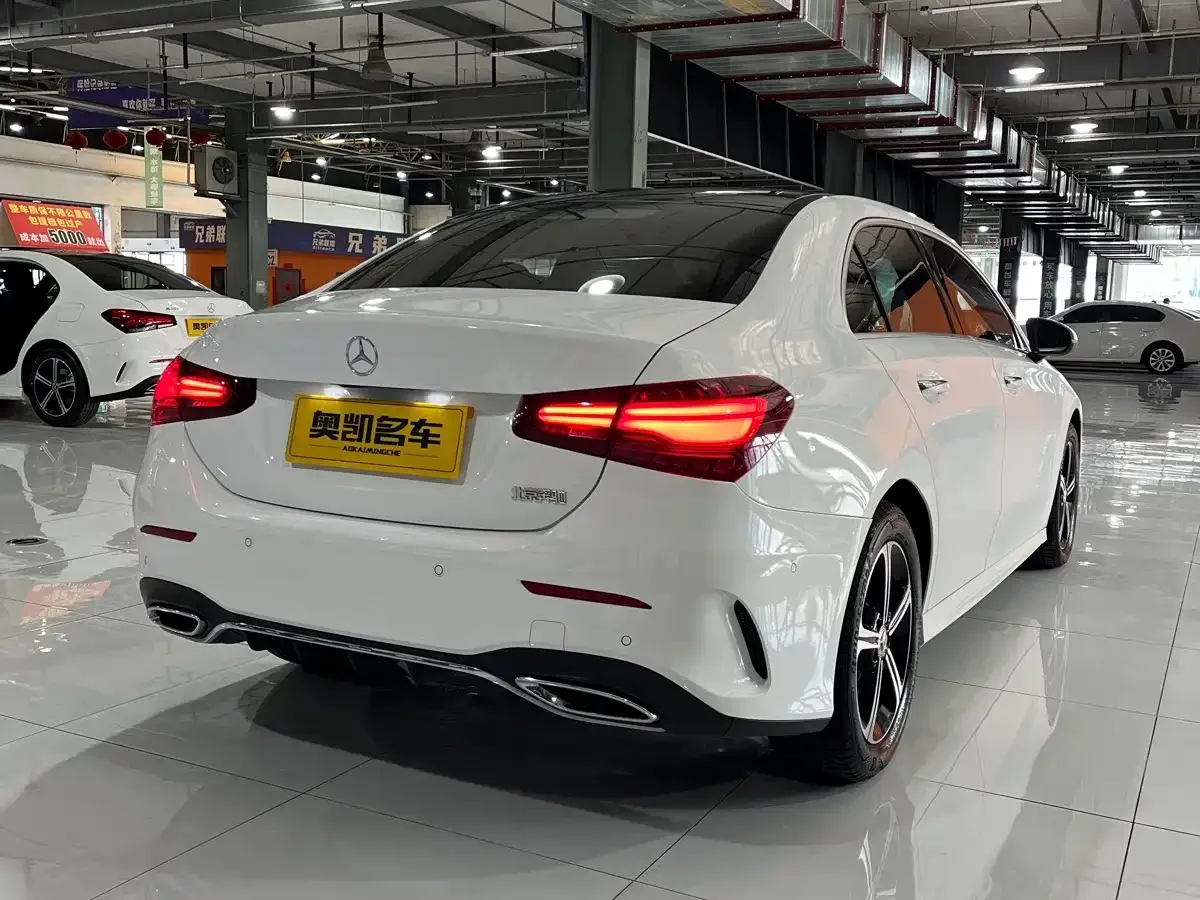 Mercedes-Benz Mercedes-Benz A-Class 2024 A 200 L Fashion Edition — Фото автомобиля 5
