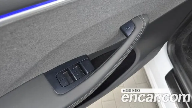 Tesla Model 3 — Фото автомобиля 23
