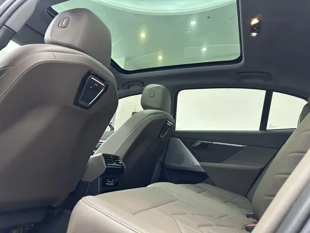 BMW 5 Series — Фото автомобиля 15