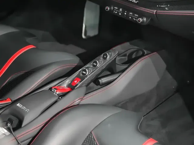 Ferrari F8 — Фото автомобиля 13