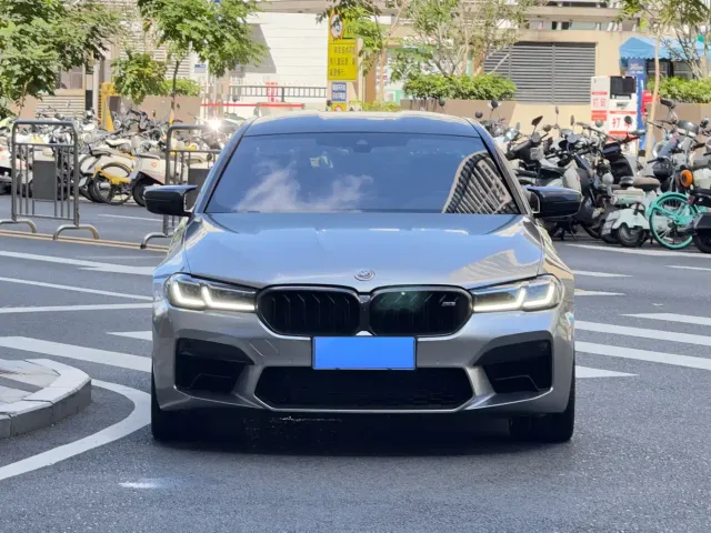 BMW M5 — Фото автомобиля 2