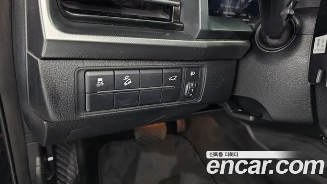 KG_Mobility_Ssangyong Rexton Rexton Arena Дизель 2.2 4WD — Фото автомобиля 17
