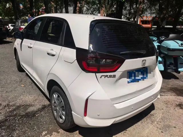 Honda Fit — Фото автомобиля 8
