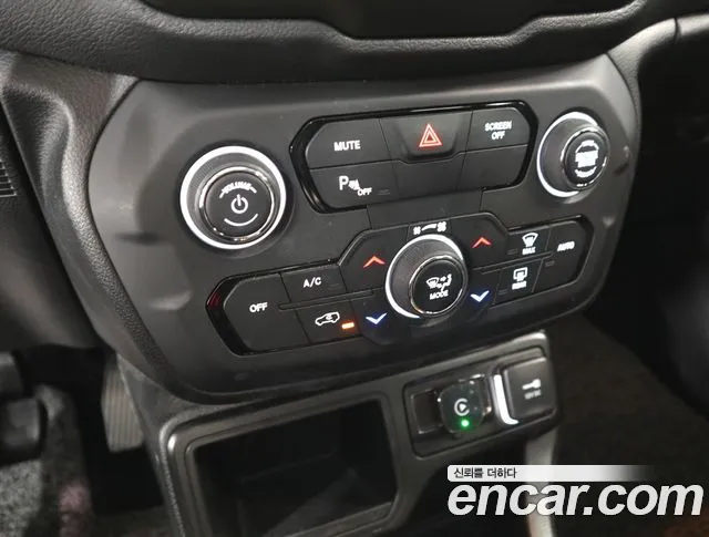Jeep Renegade — Фото автомобиля 13