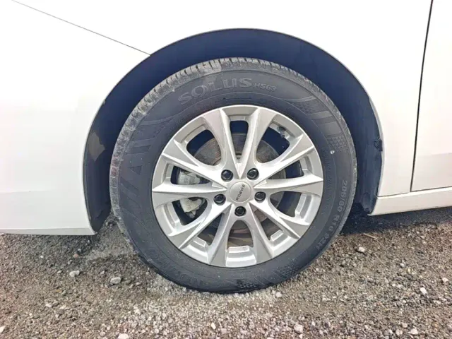 Roewe i5 — Фото автомобиля 22
