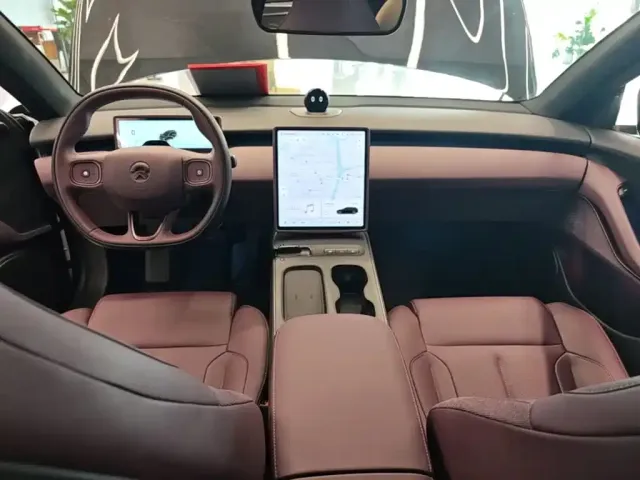 Nio ET5 Touring — Фото автомобиля 9