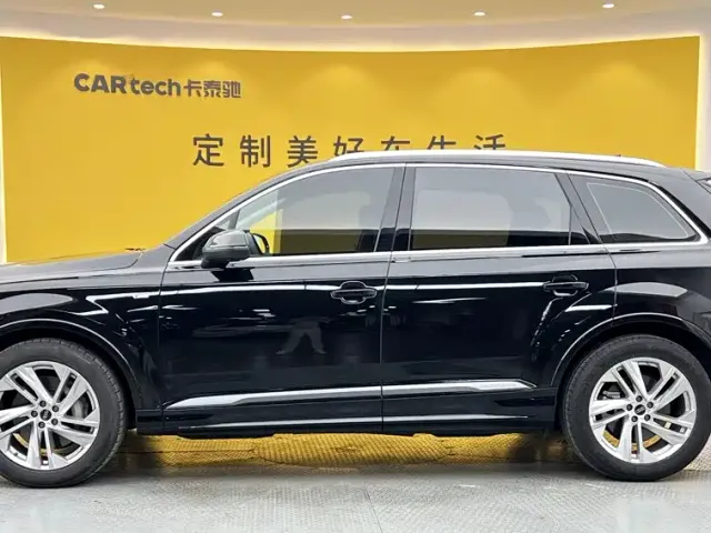 Audi Q7 — Фото автомобиля 7