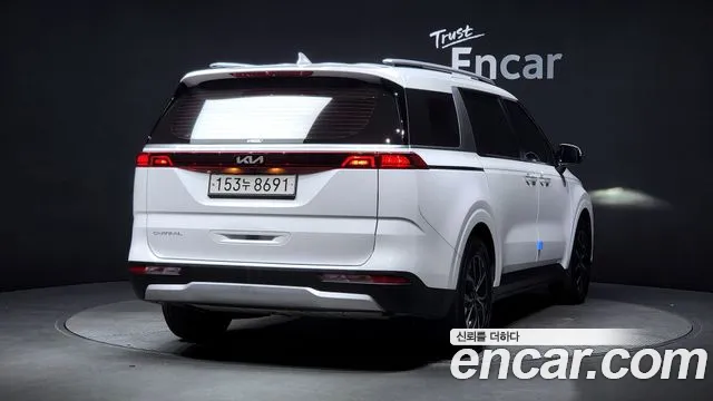 Kia Canival — Фото автомобиля 2