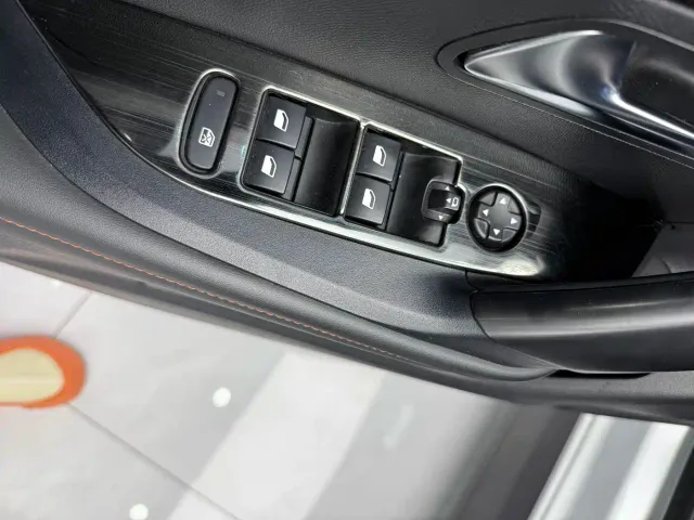 Peugeot 2008 — Фото автомобиля 8