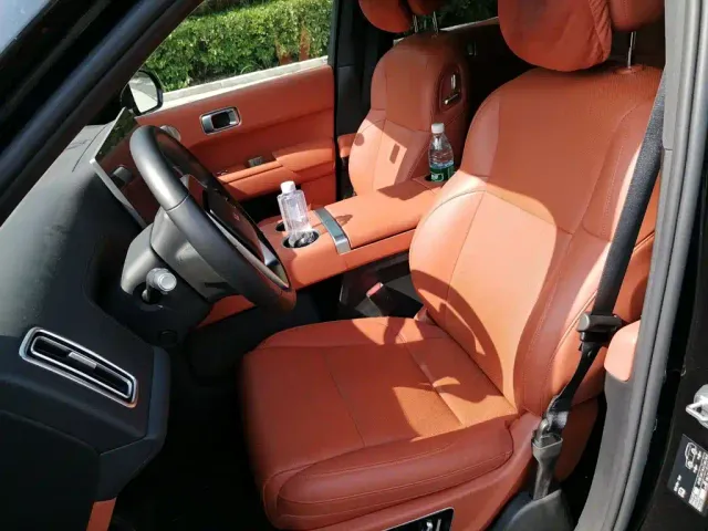 Li Auto L8 — Фото автомобиля 16