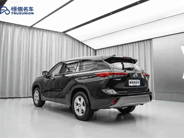 Toyota Highlander — Фото автомобиля 7
