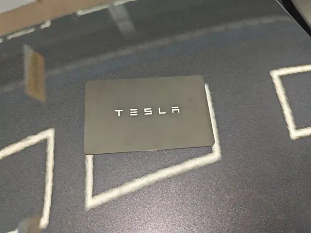 Tesla Model Y — Фото автомобиля 8