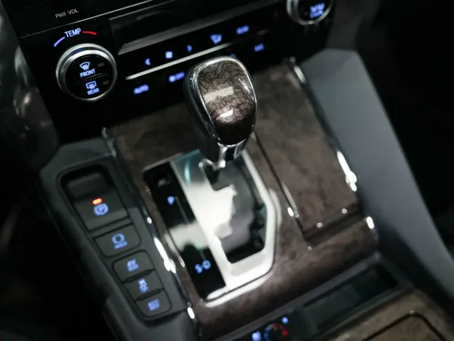 Toyota Alphard — Фото автомобиля 20