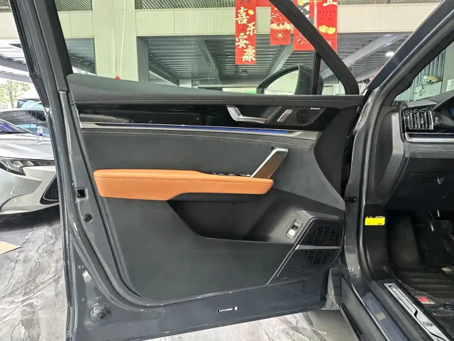 BYD Tang — Фото автомобиля 5
