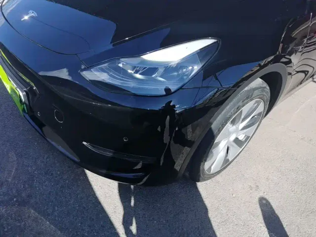 Tesla Model Y — Фото автомобиля 23