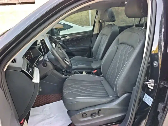 Volkswagen Tiguan L — Фото автомобиля 14