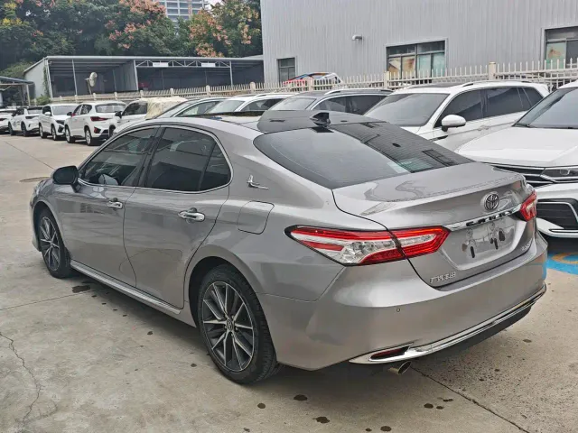 Toyota Camry — Фото автомобиля 3