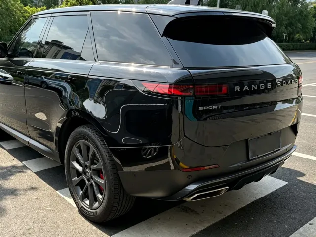 Land Rover Range Rover Sport — Фото автомобиля 6