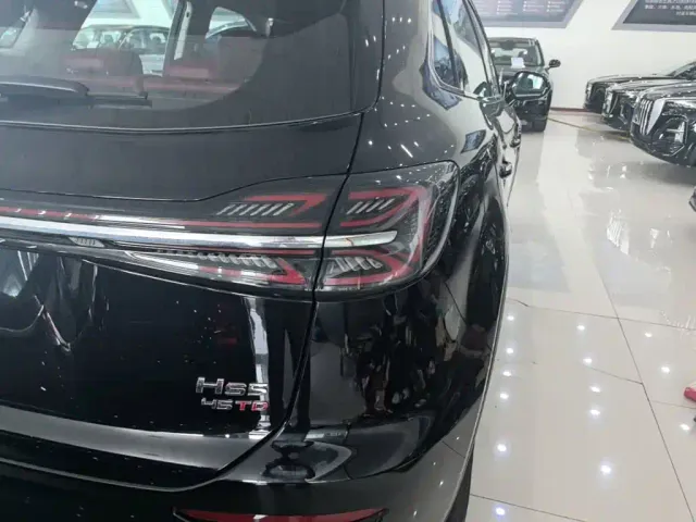 Hongqi HS5 — Фото автомобиля 7