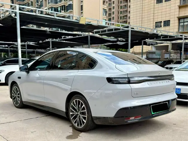 Leapmotor B01 — Фото автомобиля 6