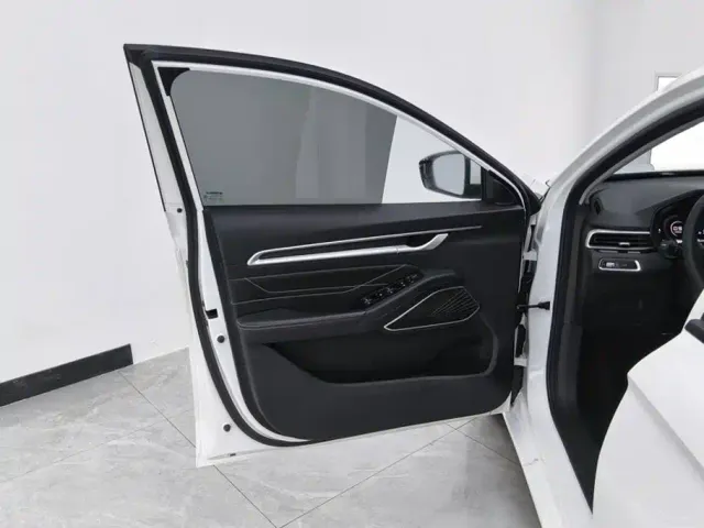 Geely Emgrand — Фото автомобиля 7