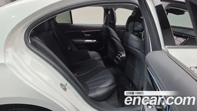 Mercedes-Benz E-Class W214 — Фото автомобиля 11