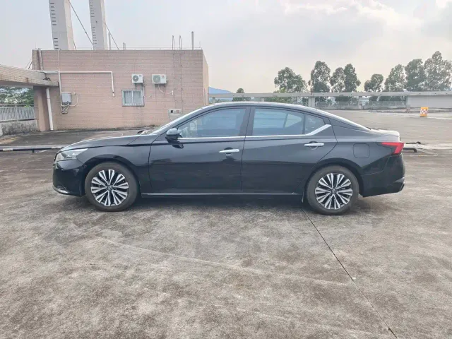 Nissan Teana — Фото автомобиля 3