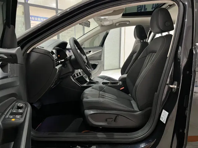 Volkswagen Passat — Фото автомобиля 8