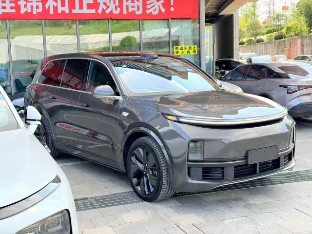 Li Auto L9 — Фото автомобиля 3