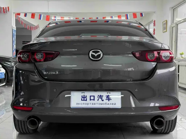 Mazda Axela — Фото автомобиля 16