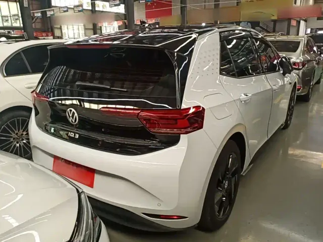 Volkswagen ID.3 — Фото автомобиля 4
