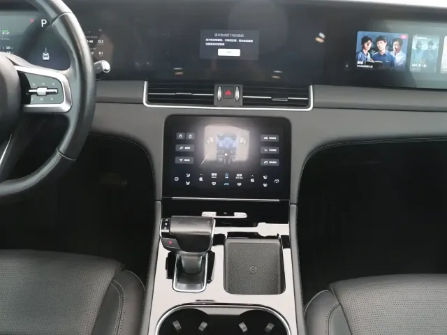 Li Auto ONE — Фото автомобиля 8
