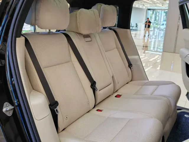Li Auto L7 — Фото автомобиля 19