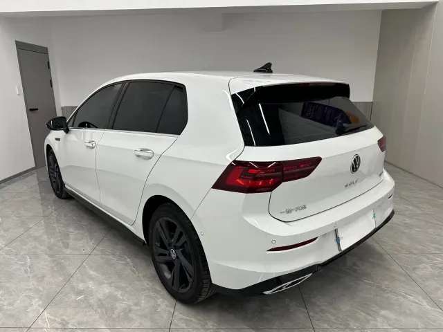 Volkswagen Golf — Фото автомобиля 6