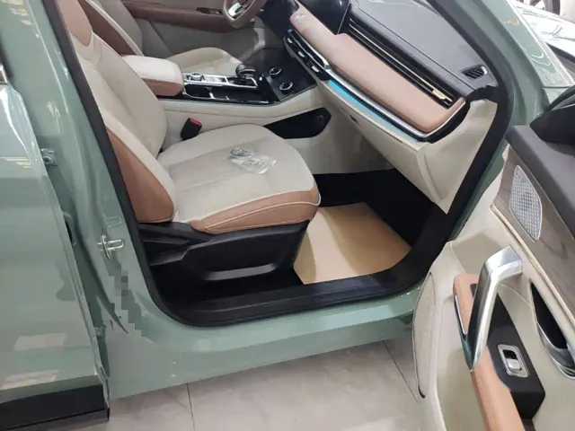 Jetour X70 C-DM — Фото автомобиля 8
