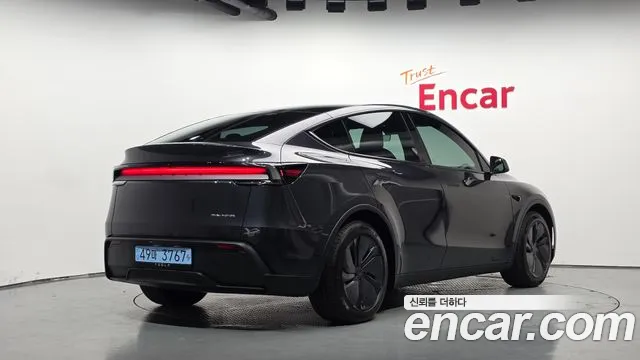 Фотография автомобиля — Tesla Model Y