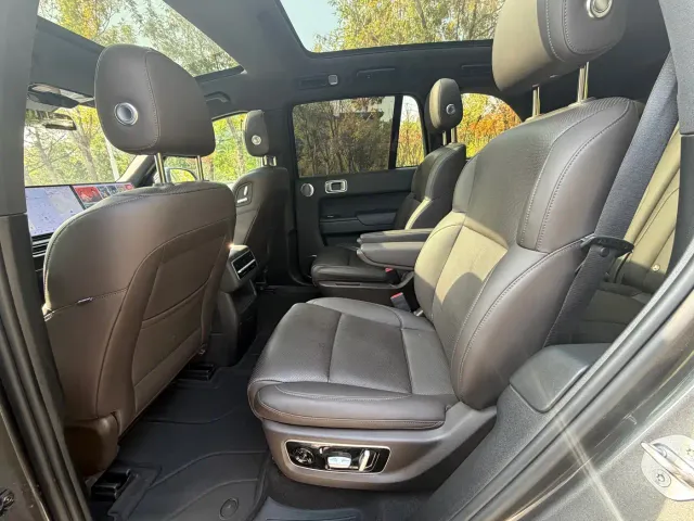 Li Auto L8 — Фото автомобиля 8