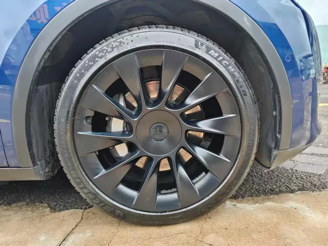Tesla Model Y — Фото автомобиля 14
