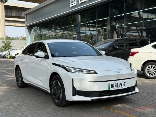 Changan Qiyuan A05 — Фото автомобиля 3