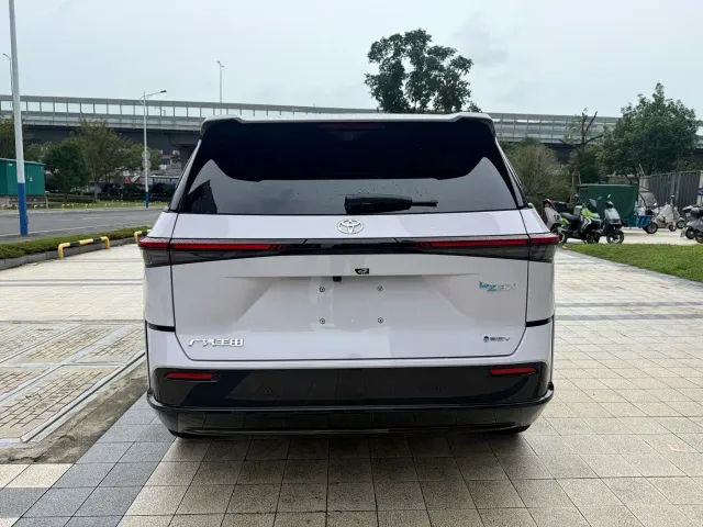 Toyota BoZhi 3X — Фото автомобиля 16
