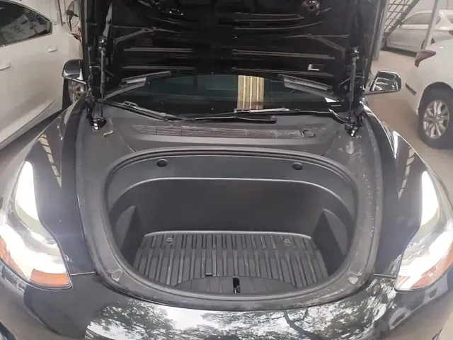 Tesla Model 3 — Фото автомобиля 19