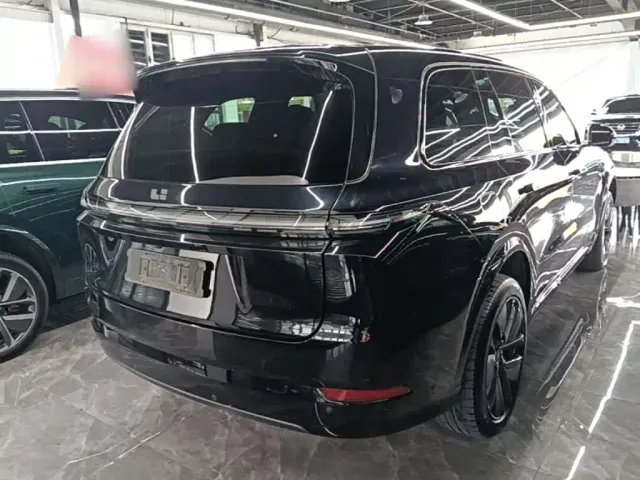 Li Auto L9 — Фото автомобиля 6