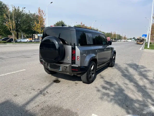 Land Rover Defender — Фото автомобиля 20
