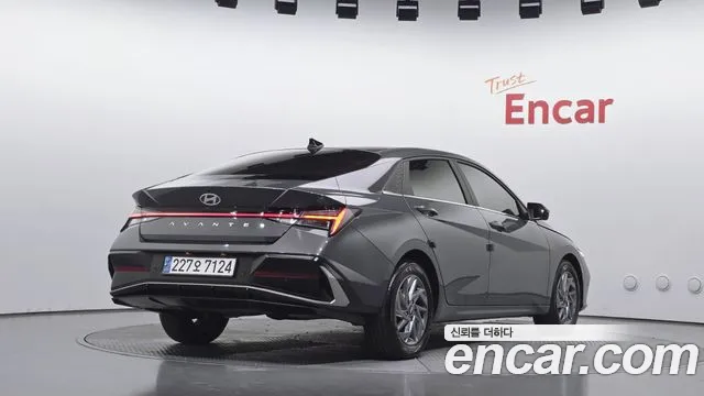 Hyundai Avante CN7 — Фото автомобиля 2