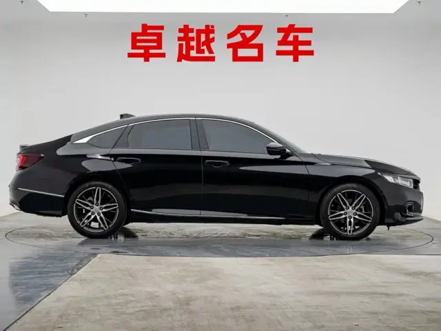 Honda Accord — Фото автомобиля 3