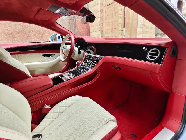 Bentley Continental — Фото автомобиля 6