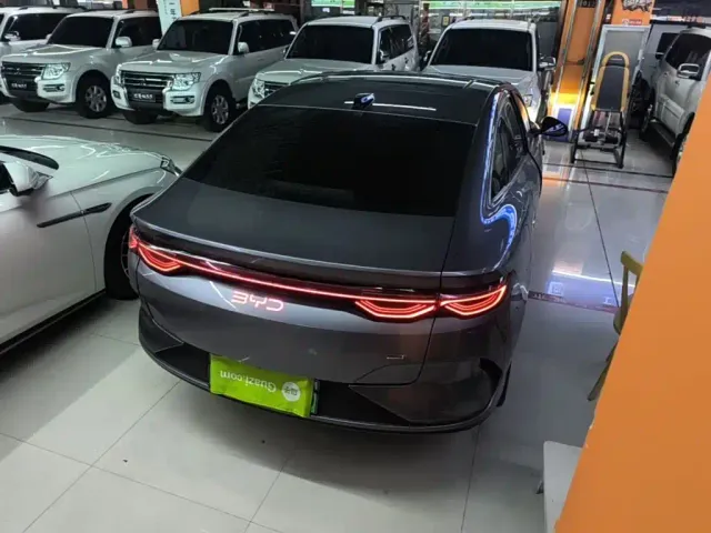 BYD Qin L — Фото автомобиля 6